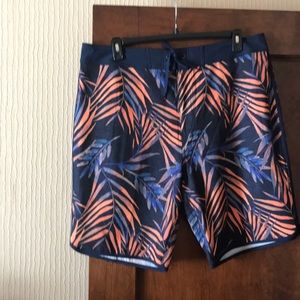 Men’s board shorts